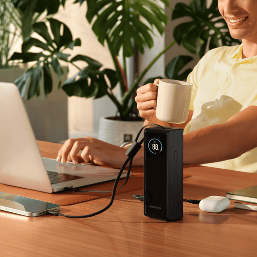 EcoFlow RAPID Powerbank (25 000mAh, 170W, Integrierte + Einziehbare 100W Kabel)