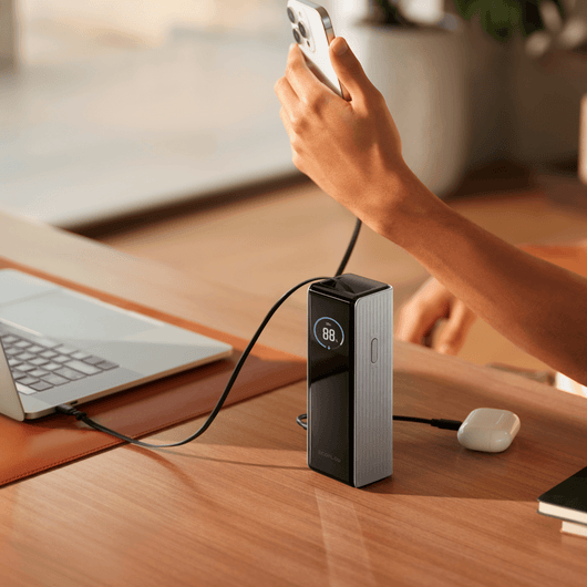 EcoFlow RAPID Powerbank (25 000mAh, 170W, Integrierte + Einziehbare 100W Kabel)